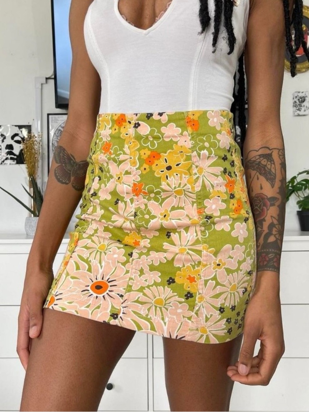 Free People Modern Femme Novelty
Denim Mini Skirt 8 Floral Retro 70’s Hippie